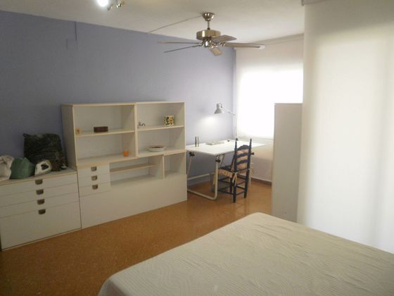Foto 2 de Pis en lloguer a La Vega Baixa de 2 habitacions amb terrassa i mobles