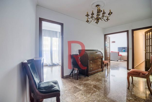 Foto 2 de Pis en venda a El Pilar de 5 habitacions amb garatge i mobles