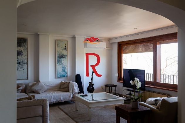 Foto 1 de Chalet en alquiler en Riba-roja de Túria de 5 habitaciones con terraza y piscina