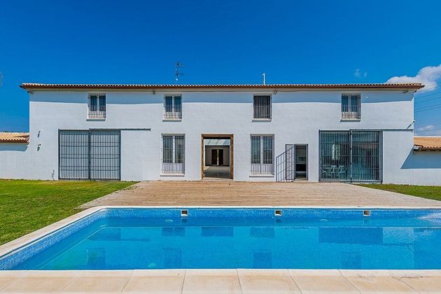 Foto 1 de Casa rural en venda a Godelleta de 6 habitacions amb piscina i garatge