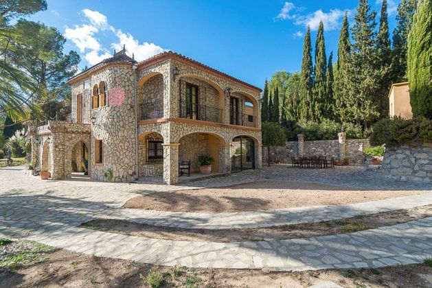 Foto 1 de Chalet en venta en Xàtiva de 5 habitaciones con terraza y piscina