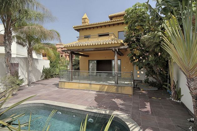 Foto 1 de Xalet en venda a calle Rector Juan de Dios López González de 3 habitacions amb terrassa i piscina