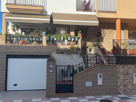 Foto 1 de Casa en venda a Cúllar Vega de 3 habitacions amb terrassa i balcó