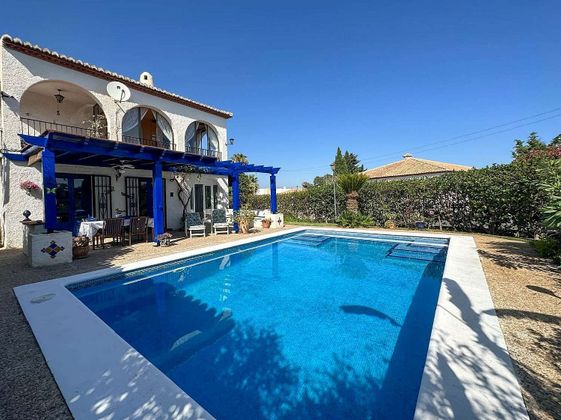 Foto 1 de Casa en venta en Salobreña de 5 habitaciones con terraza y piscina