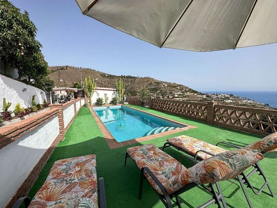 Foto 1 de Casa en lloguer a Almuñecar de 4 habitacions amb terrassa i piscina