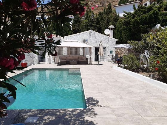 Foto 1 de Casa en alquiler en Salobreña de 3 habitaciones con piscina y jardín