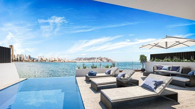 Foto 1 de Casa en venda a avenida De la Armada Española de 3 habitacions amb terrassa i piscina