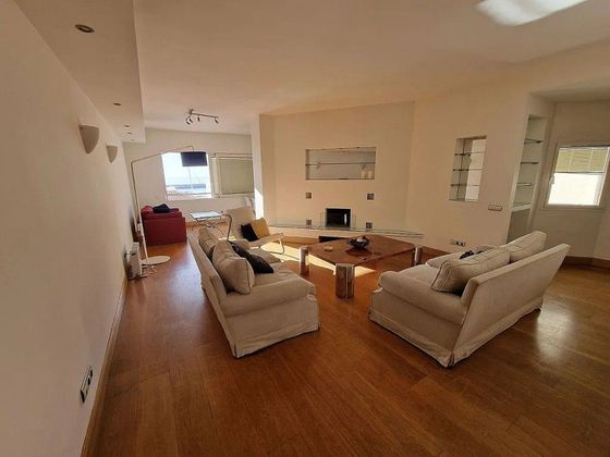 Foto 2 de Alquiler de piso en Puerto Banús de 1 habitación con muebles y aire acondicionado