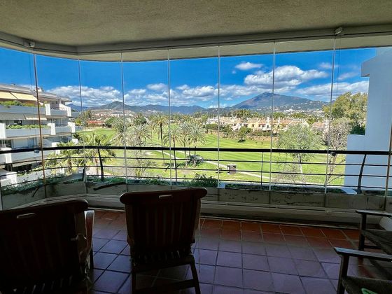 Foto 2 de Venta de dúplex en Guadalmina de 4 habitaciones con terraza y piscina