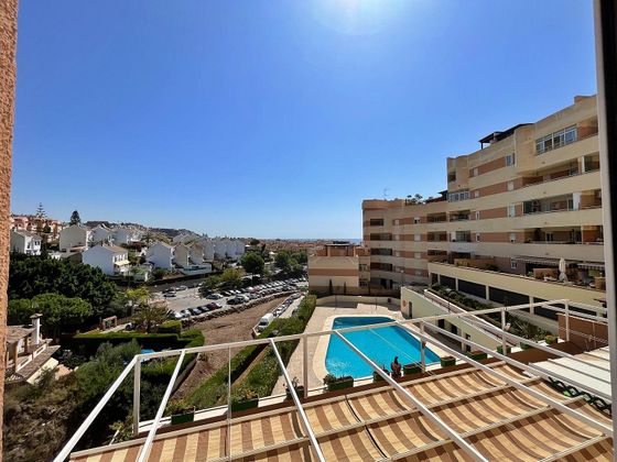 Foto 2 de Venta de piso en calle José María Doblas de 4 habitaciones con terraza y piscina