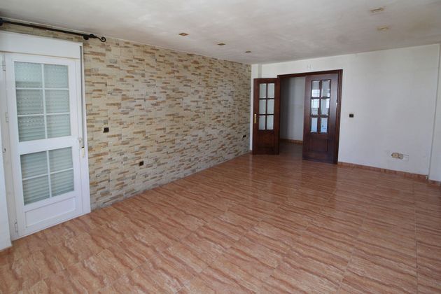 Foto 1 de Venta de piso en calle Comandante Salvador Carrasco de 4 habitaciones con terraza