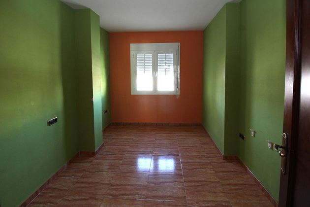 Foto 2 de Pis en venda a calle Comandante Salvador Carrasco de 4 habitacions amb terrassa