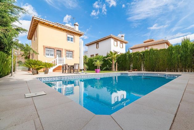 Foto 1 de Casa en venda a avenida Suecia de 3 habitacions amb terrassa i piscina