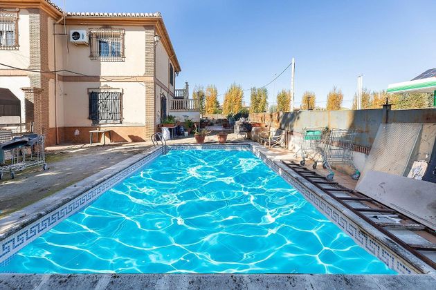 Foto 2 de Chalet en venta en calle Menorca de 4 habitaciones con terraza y piscina