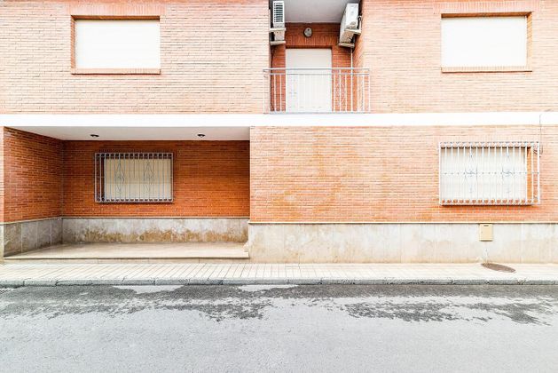 Foto 2 de Xalet en venda a barrio Salvador Allende de 5 habitacions amb jardí i balcó