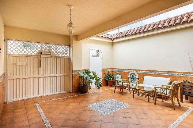 Foto 1 de Casa adossada en venda a Arenal - La Pólvora de 5 habitacions amb terrassa i aire acondicionat