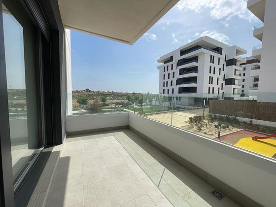 Foto 1 de Alquiler de piso en Montequinto de 2 habitaciones con terraza y piscina