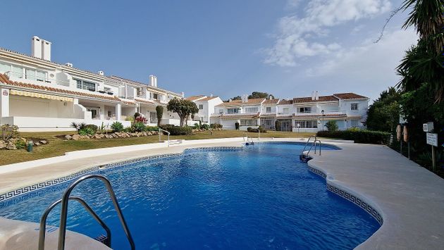 Foto 1 de Ático en venta en calle Benahavís de 2 habitaciones con terraza y piscina