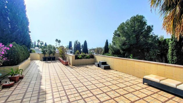 Foto 1 de Dúplex en venda a Lomas de Marbella Club - Puente Romano de 4 habitacions amb terrassa i piscina