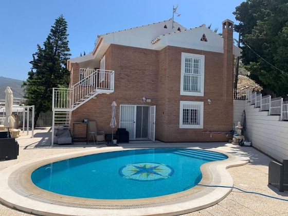 Foto 2 de Alquiler de chalet en Torrenueva de 4 habitaciones con terraza y piscina