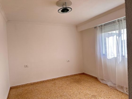 Foto 2 de Piso en venta en Sant Isidre de 4 habitaciones con terraza y garaje