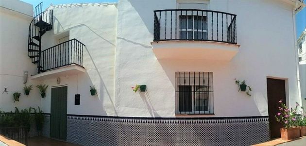 Foto 2 de Venta de casa adosada en Viñuela de 6 habitaciones con terraza y balcón