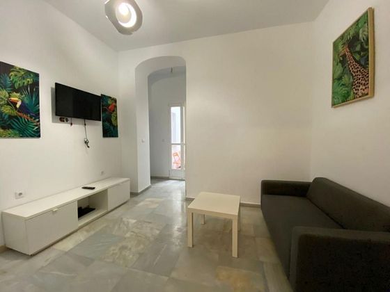 Foto 2 de Pis en lloguer a calle San Luis de 3 habitacions amb terrassa i mobles