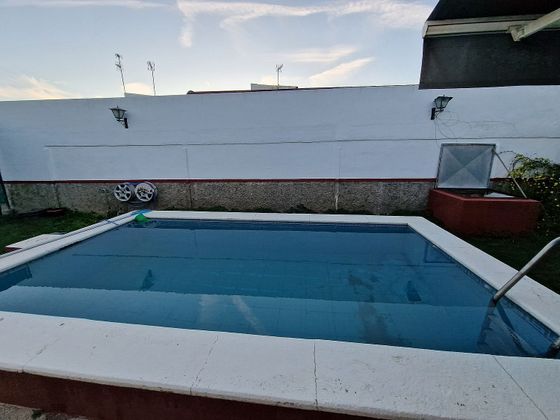 Foto 2 de Xalet en lloguer a Umbrete de 3 habitacions amb piscina i garatge