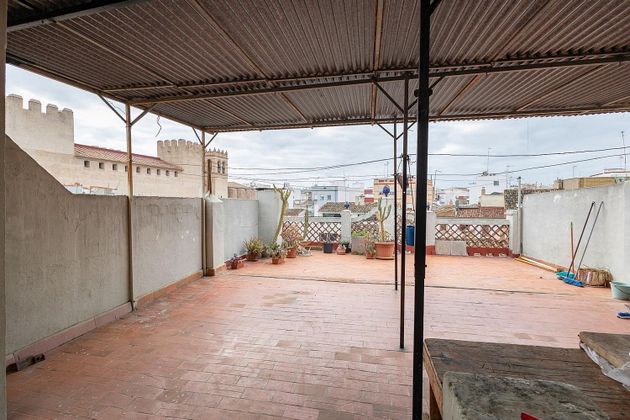 Foto 1 de Casa en venda a Alaquàs de 5 habitacions amb terrassa i garatge