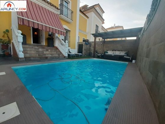 Foto 2 de Alquiler de chalet en Arco Norte - Avda. España de 5 habitaciones con terraza y piscina