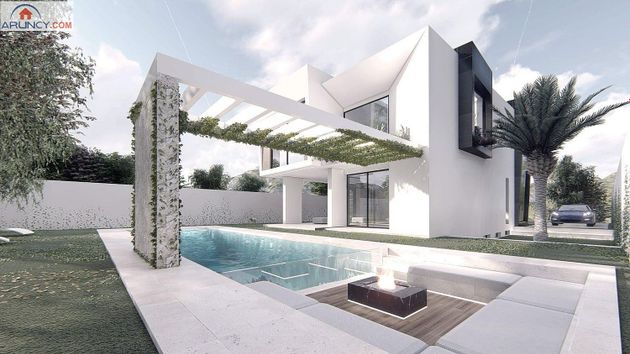 Foto 1 de Xalet en venda a Montequinto de 6 habitacions amb terrassa i piscina