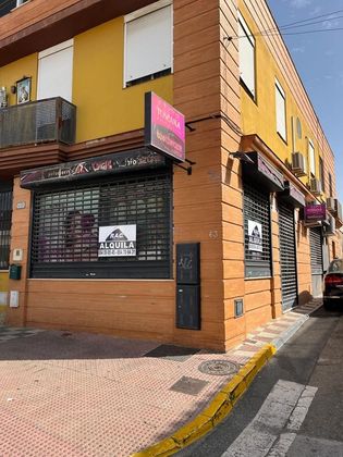 Foto 1 de Local en venda a avenida Del Aljarafe de 108 m²