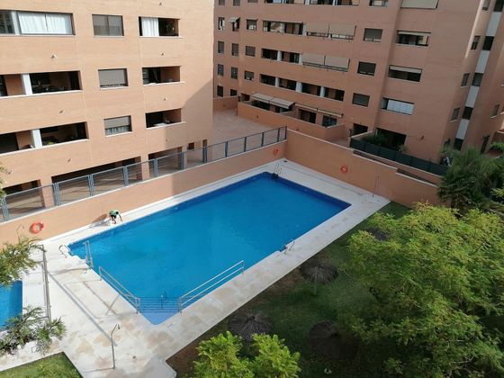 Foto 2 de Piso en venta en avenida De la Filosofía de 3 habitaciones con terraza y piscina