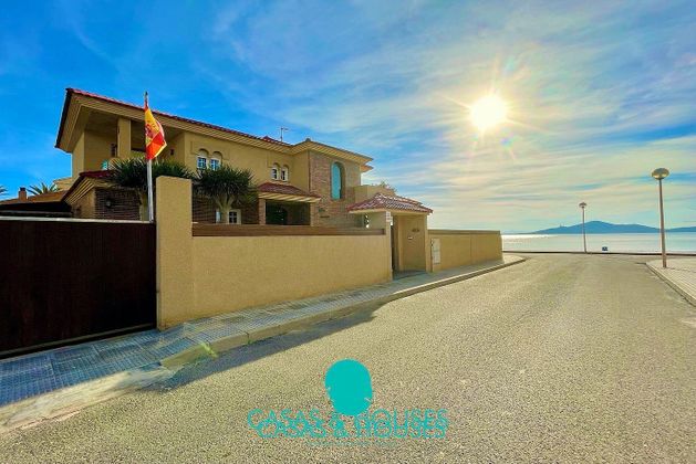 Foto 1 de Chalet en venta en Playa de las Gaviotas-El Pedrucho de 4 habitaciones con terraza y piscina