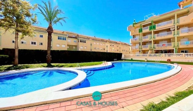 Foto 1 de Venta de piso en calle Villas de Frente Marino de 3 habitaciones con terraza y piscina