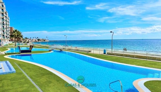 Foto 1 de Pis en venda a calle Mar Azul de 2 habitacions amb terrassa i piscina