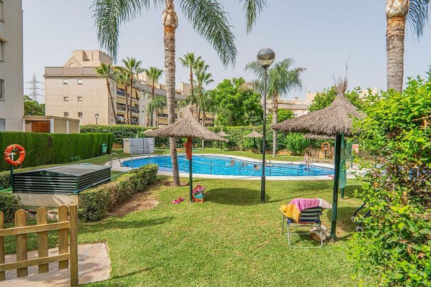 Foto 1 de Pis en venda a Dos Hermanas - Nuevo San Andrés de 3 habitacions amb terrassa i piscina