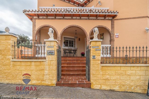 Foto 2 de Xalet en venda a Villanueva del Trabuco de 4 habitacions amb terrassa i jardí