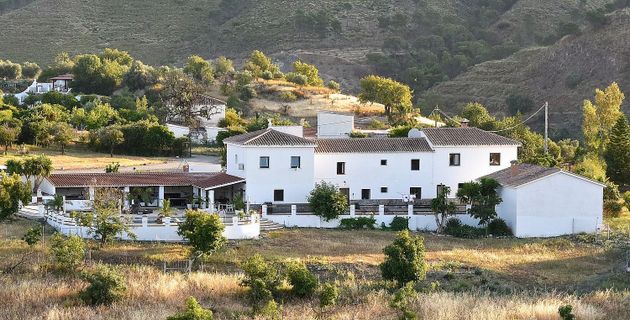 Foto 2 de Xalet en venda a Casarabonela de 6 habitacions amb terrassa i piscina