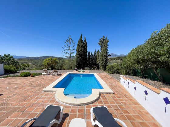 Foto 2 de Venta de chalet en Pizarra de 5 habitaciones con terraza y piscina