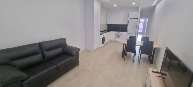 Foto 1 de Alquiler de piso en calle De Ricardo Alós Bailach de 1 habitación con muebles y aire acondicionado