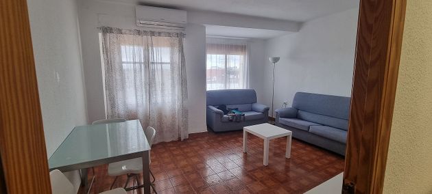 Foto 1 de Alquiler de piso en Moncada de 3 habitaciones con muebles y balcón
