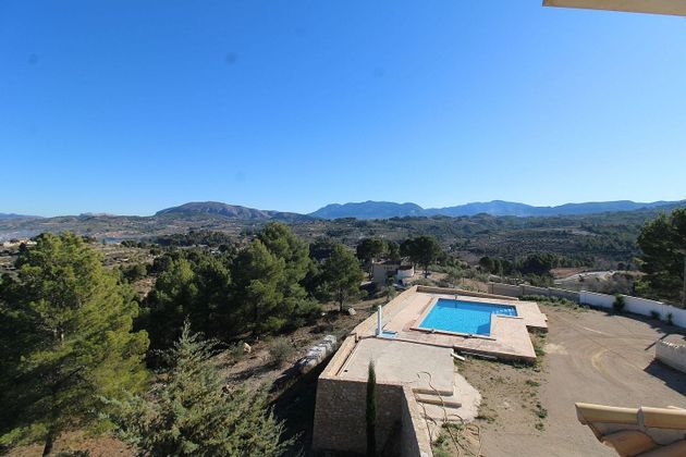 Foto 2 de Venta de chalet en Cocentaina de 5 habitaciones con terraza y piscina