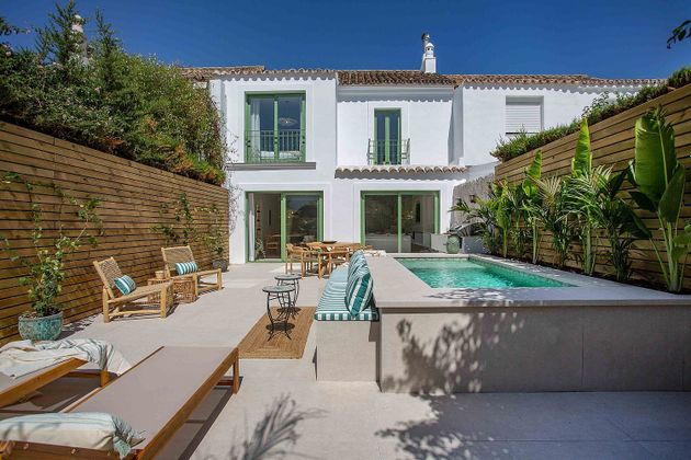 Foto 1 de Casa adossada en venda a urbanización Cortijo Blanco de 4 habitacions amb terrassa i piscina
