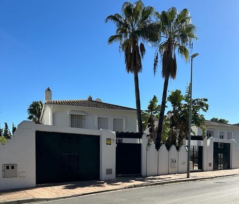 Foto 2 de Casa adossada en lloguer a Guadalmina de 3 habitacions amb terrassa i piscina
