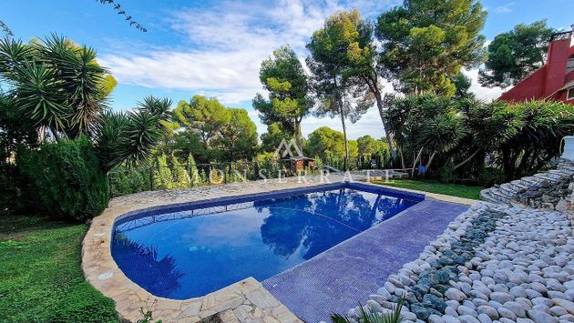 Foto 1 de Xalet en venda a El Bosque de 4 habitacions amb terrassa i piscina