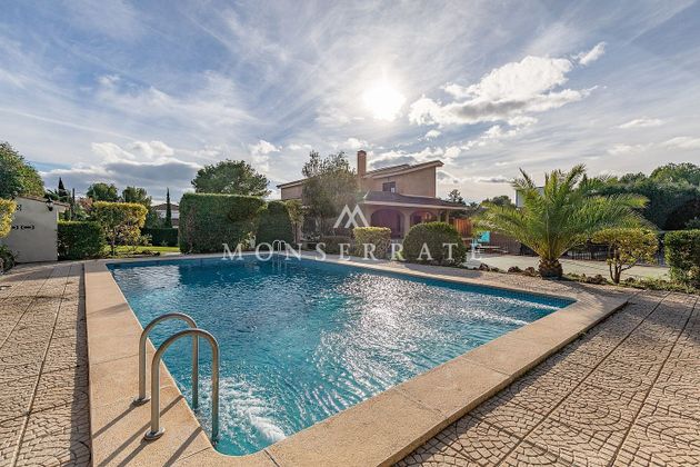 Foto 1 de Chalet en venta en Riba-roja de Túria de 5 habitaciones con terraza y piscina