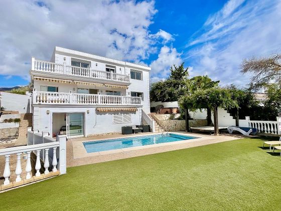 Foto 1 de Xalet en venda a Torreblanca del Sol de 6 habitacions amb terrassa i piscina
