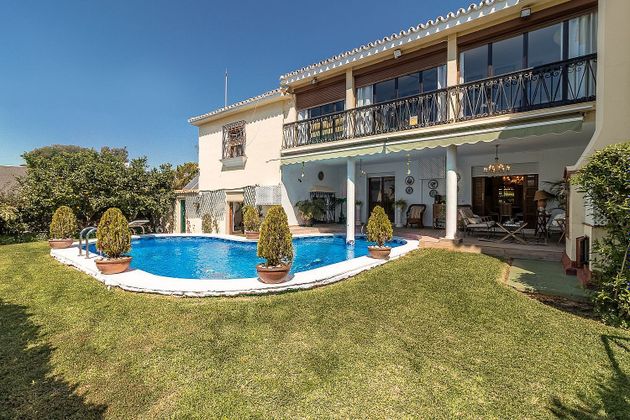 Foto 1 de Xalet en venda a El Higueral - La Merced de 7 habitacions amb terrassa i piscina
