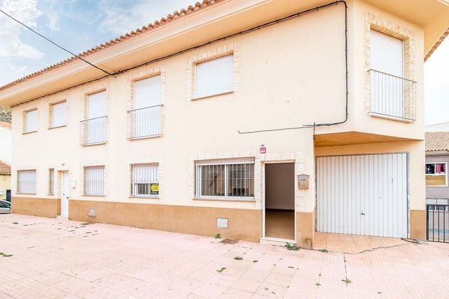 Foto 1 de Casa en venta en Alhama de Murcia de 3 habitaciones con terraza y garaje
